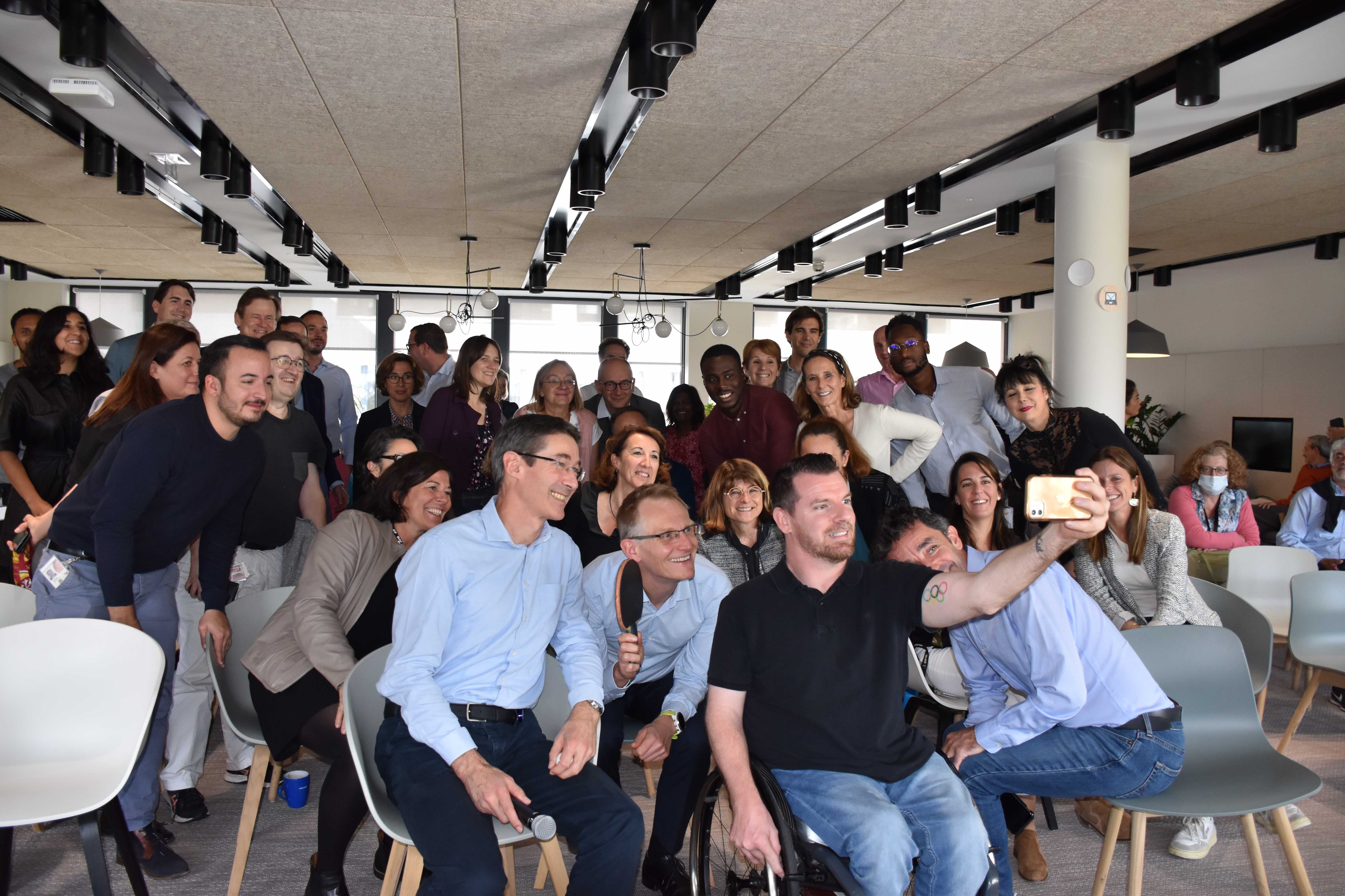 Photo de la célébration de la célébration de la semaine européenne pour l'emploi des personnes en situation de handicap chez Esso S.A.F.